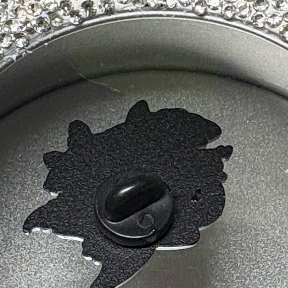 WICKED/oz-Green and Pink Witch and Princess Enamel Pin - Picture 4 of 4